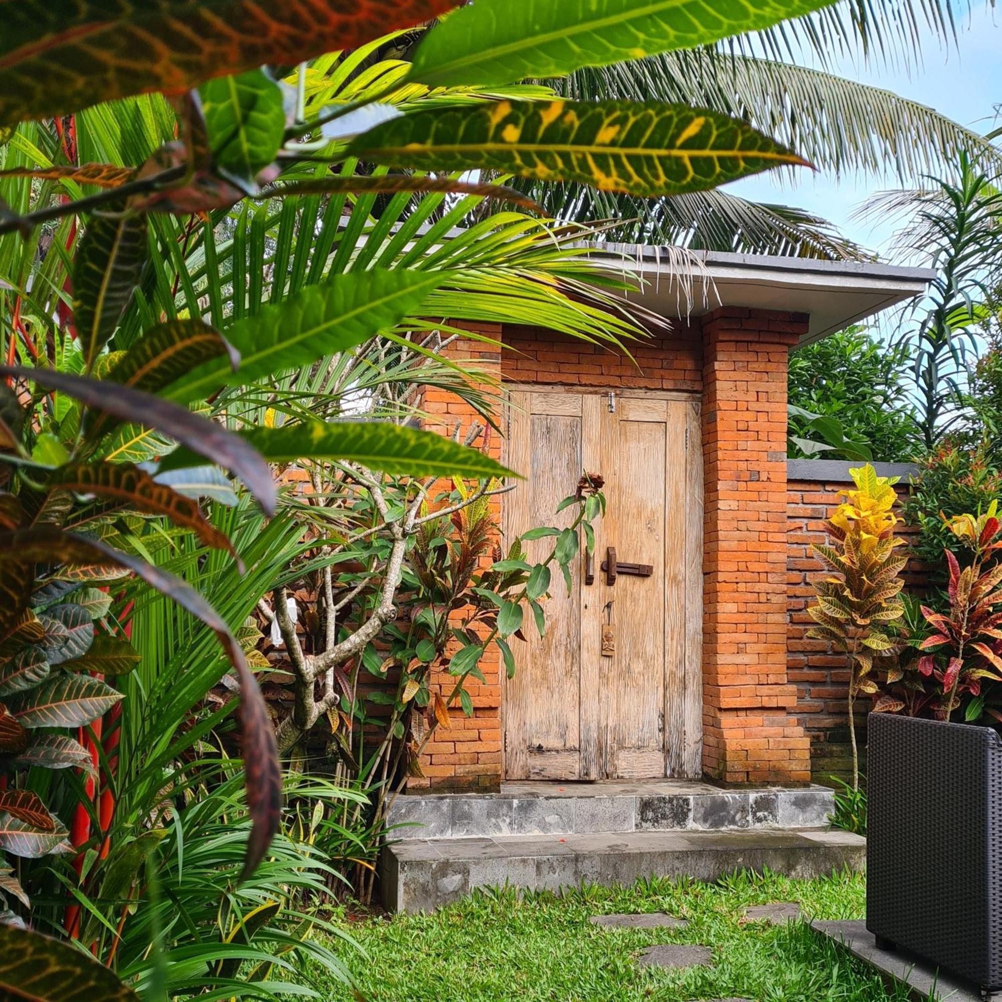 Ubud Suarga Private Pool Villa Bagian luar foto