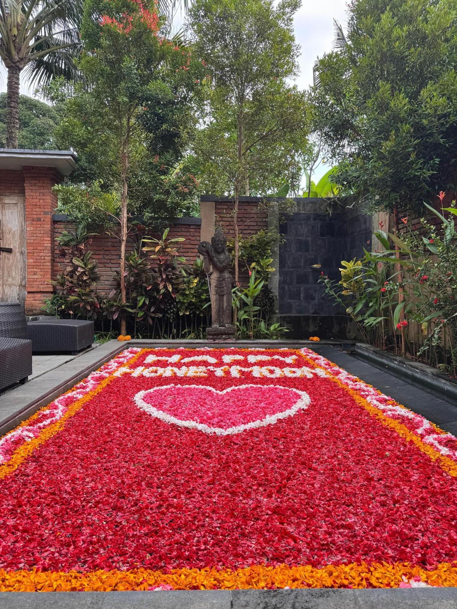 Ubud Suarga Private Pool Villa Bagian luar foto